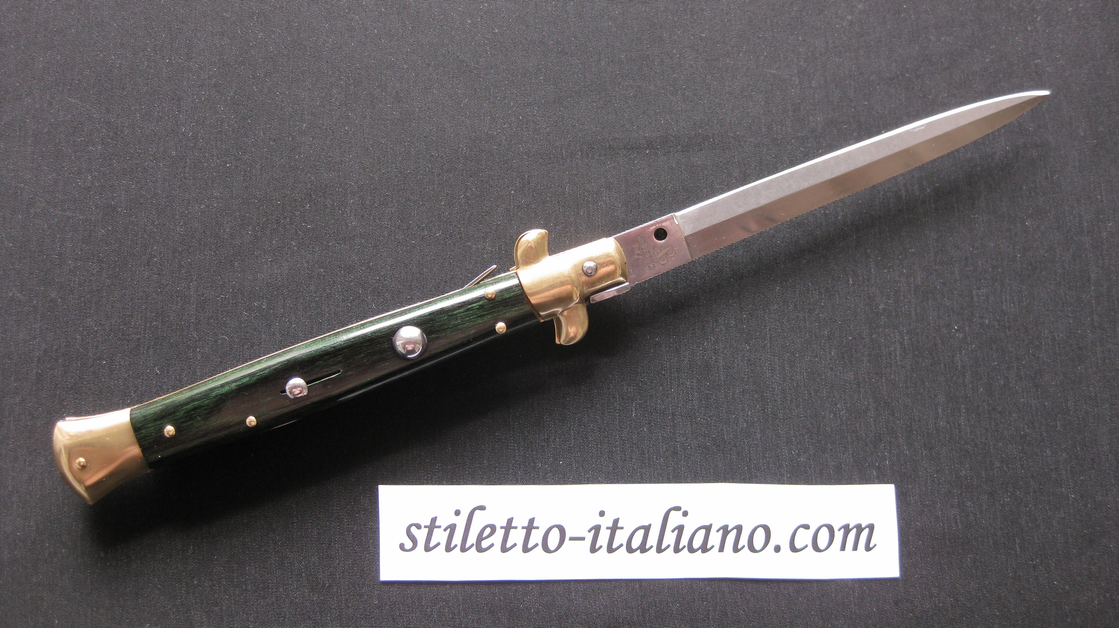 Stiletto 11 Dagger Classic stiletto Green Frostwood Armando Beltrame