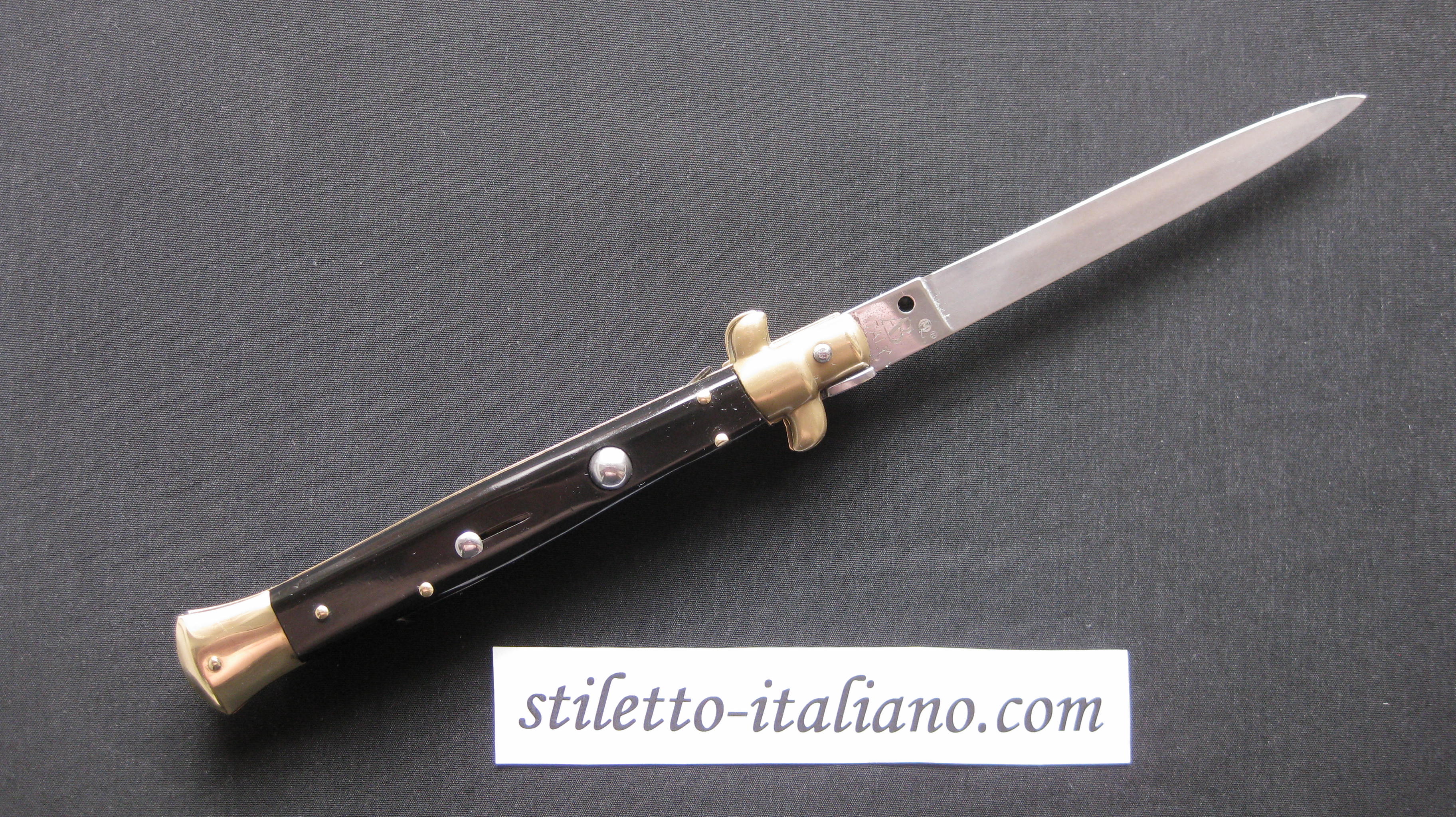 Stiletto 11 Plain Black acrylic Brass bolsters Armando Beltrame