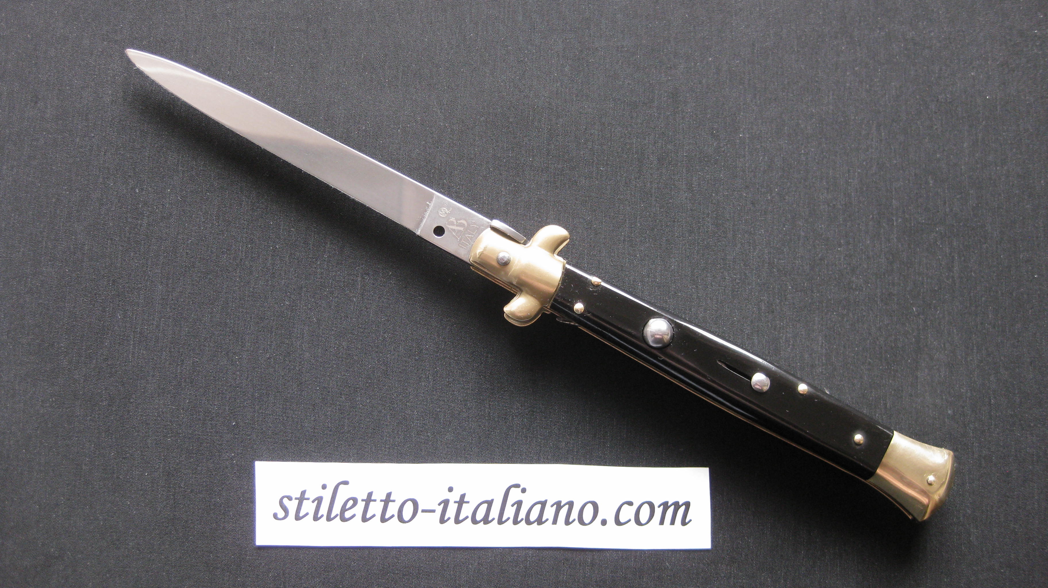 Stiletto 11 Plain Black acrylic Brass bolsters Armando Beltrame