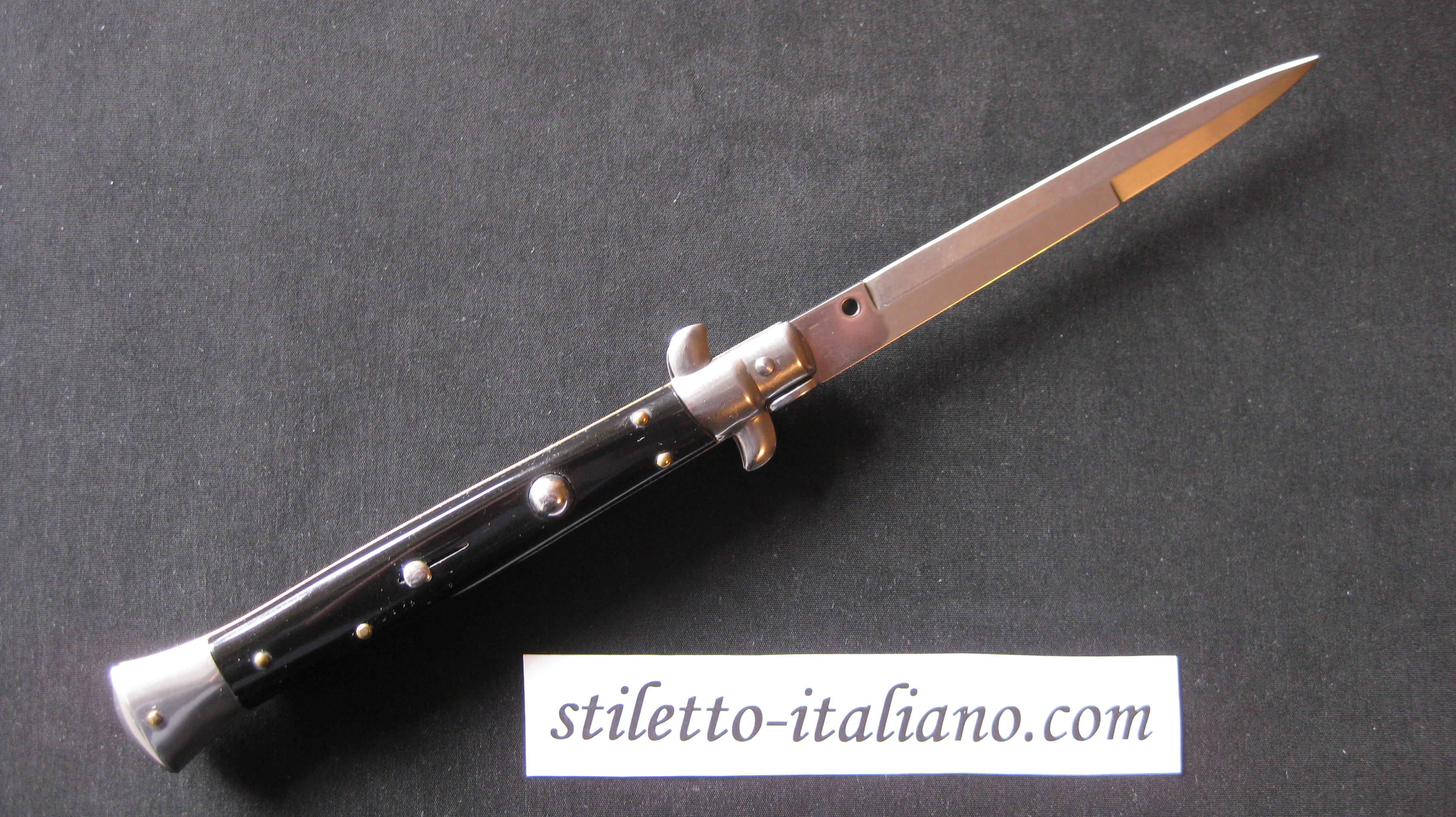 Stiletto 11 Bayonet Classic stiletto Black acrylic Frank Beltrame