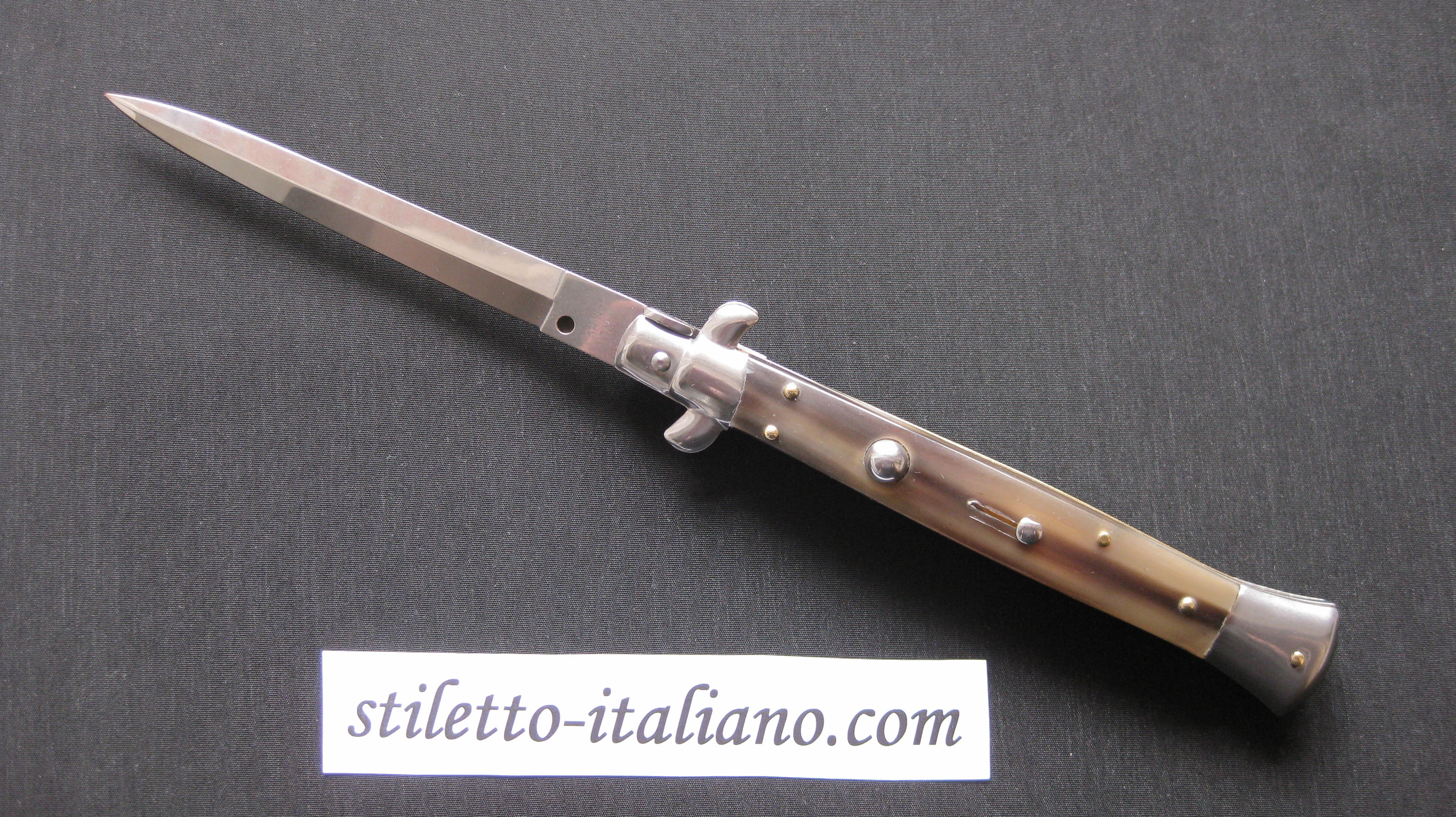 Stiletto 11 Dagger stiletto Honey horn Frank Beltrame