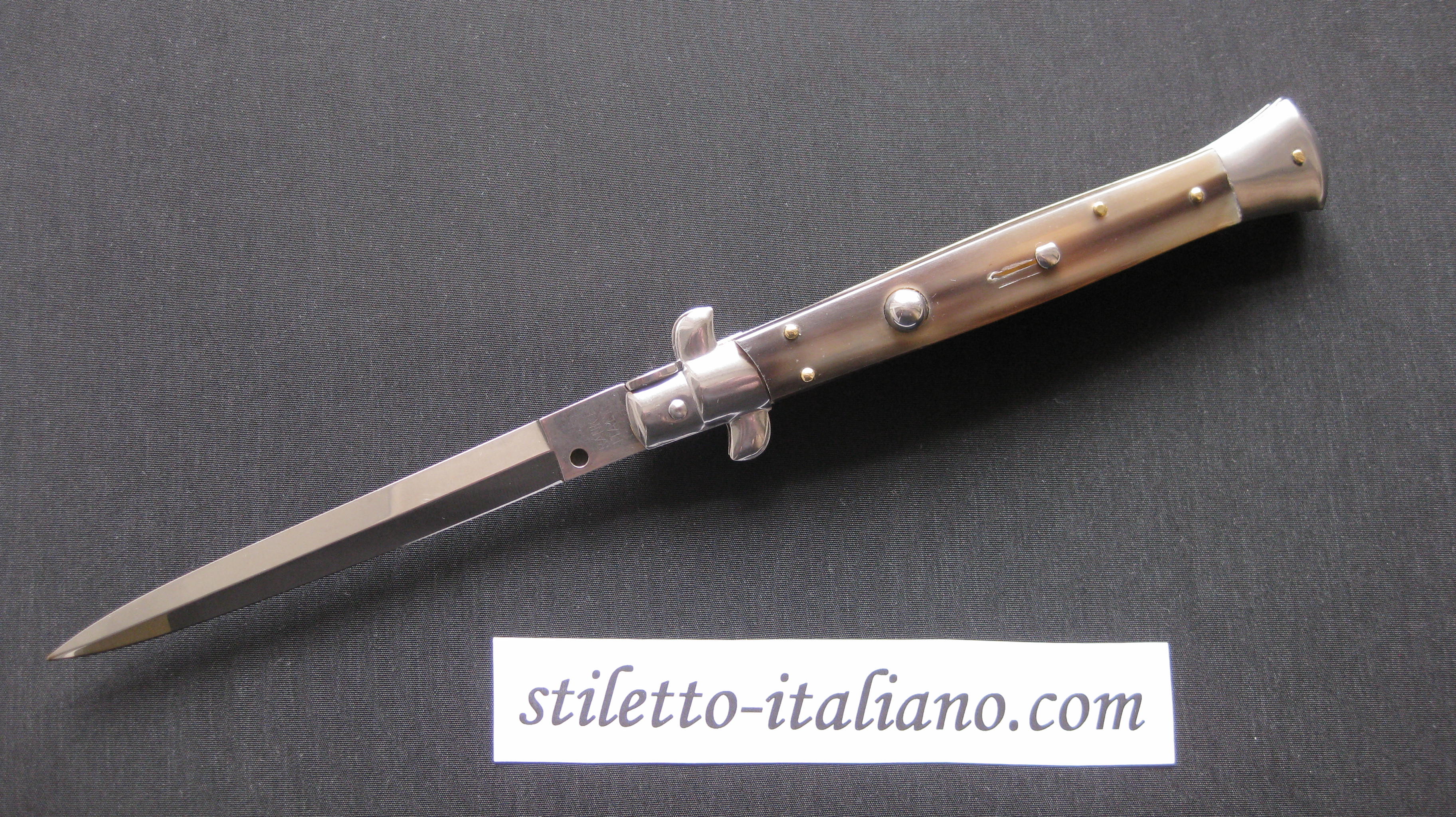 Stiletto 11 Dagger stiletto Honey horn Frank Beltrame