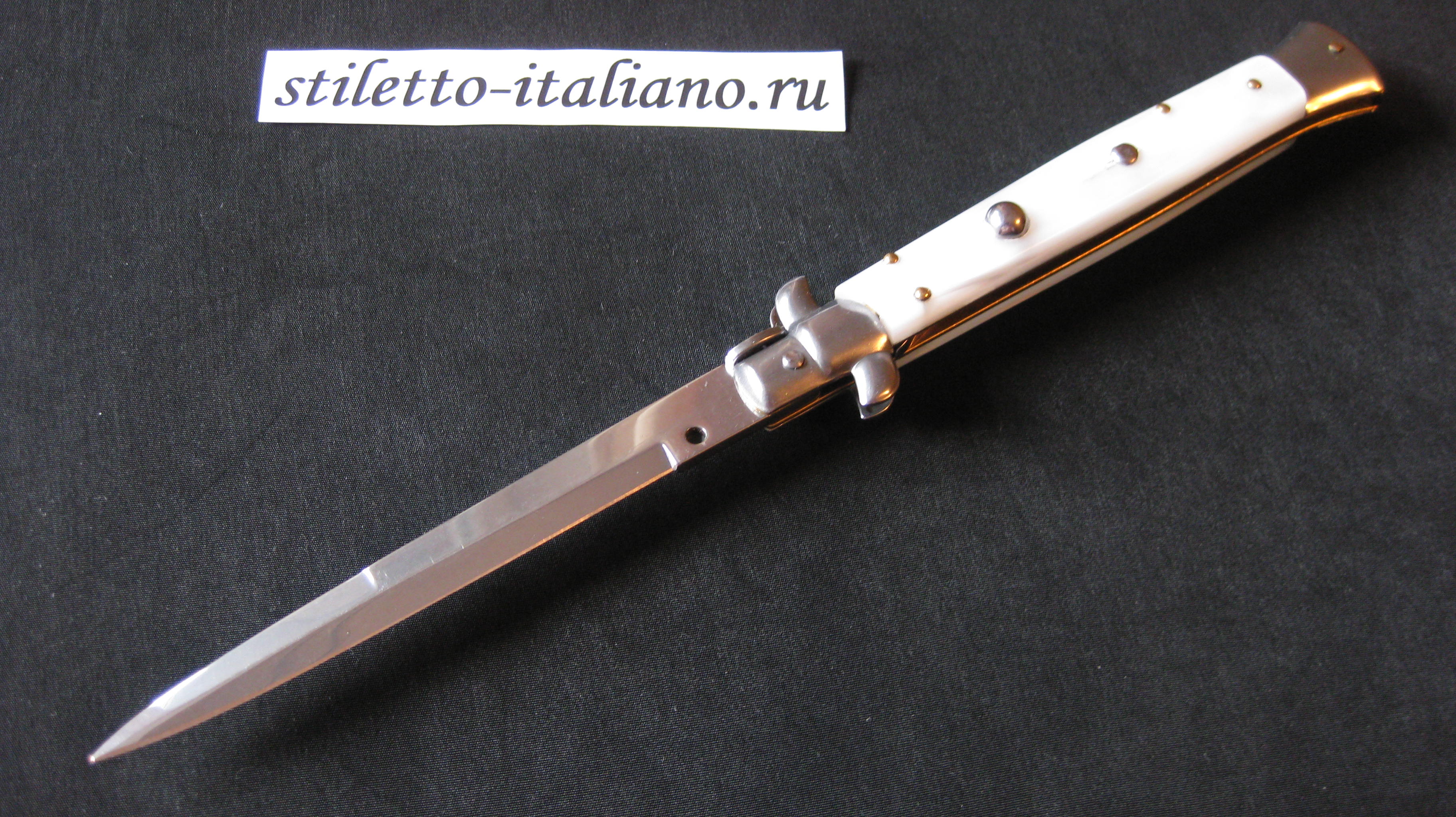 Stiletto 11 Bayonet Classic stiletto White pearlex Frank Beltrame