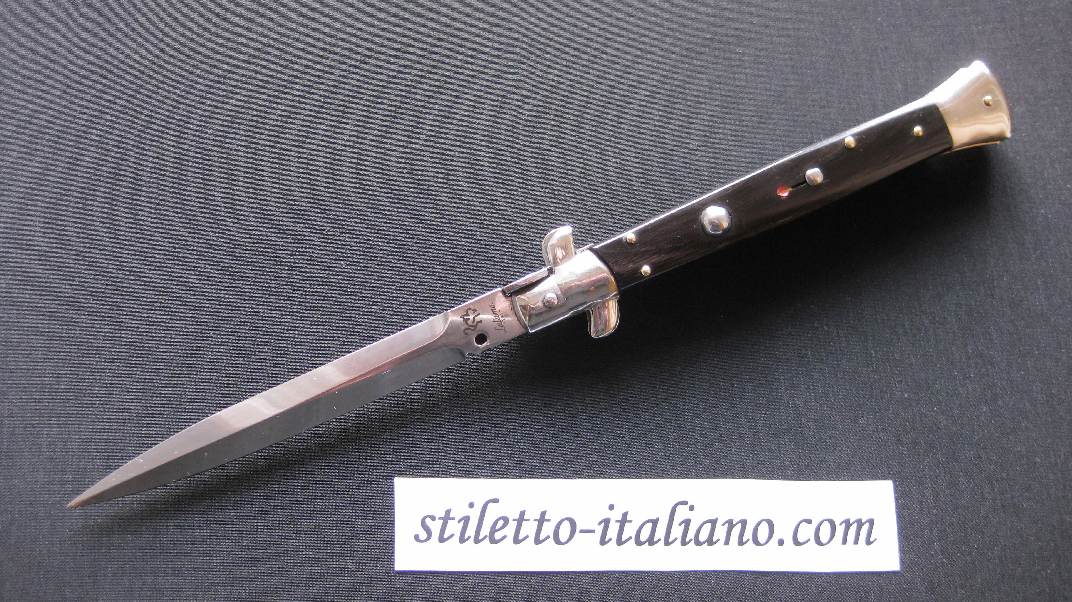 Stiletto 11 Walts Latama Dagger Buffalo horn