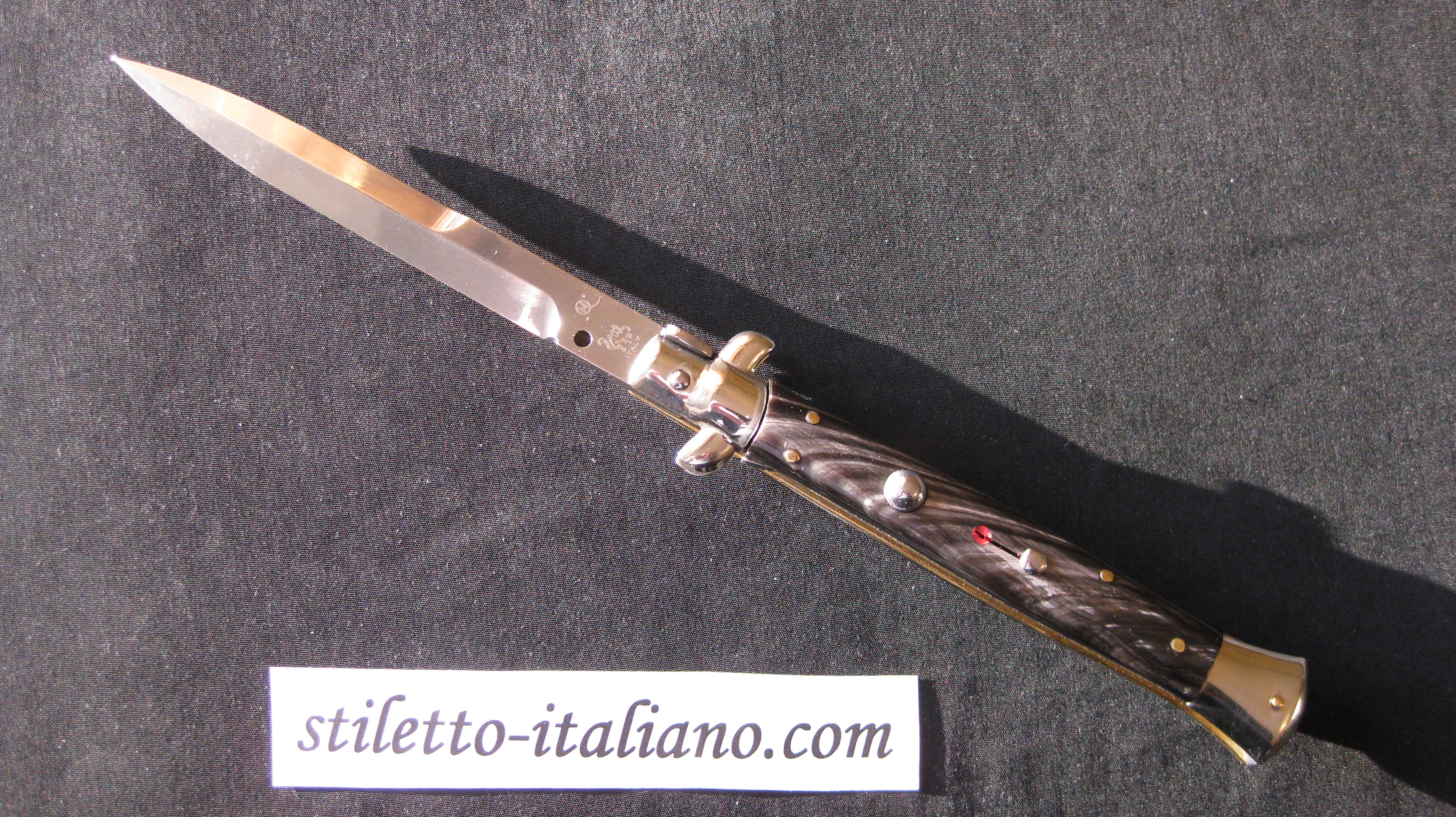 Stiletto 11 Walts Latama Buffalo horn