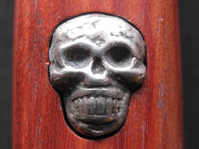 Stiletto skull button Rubens Blades