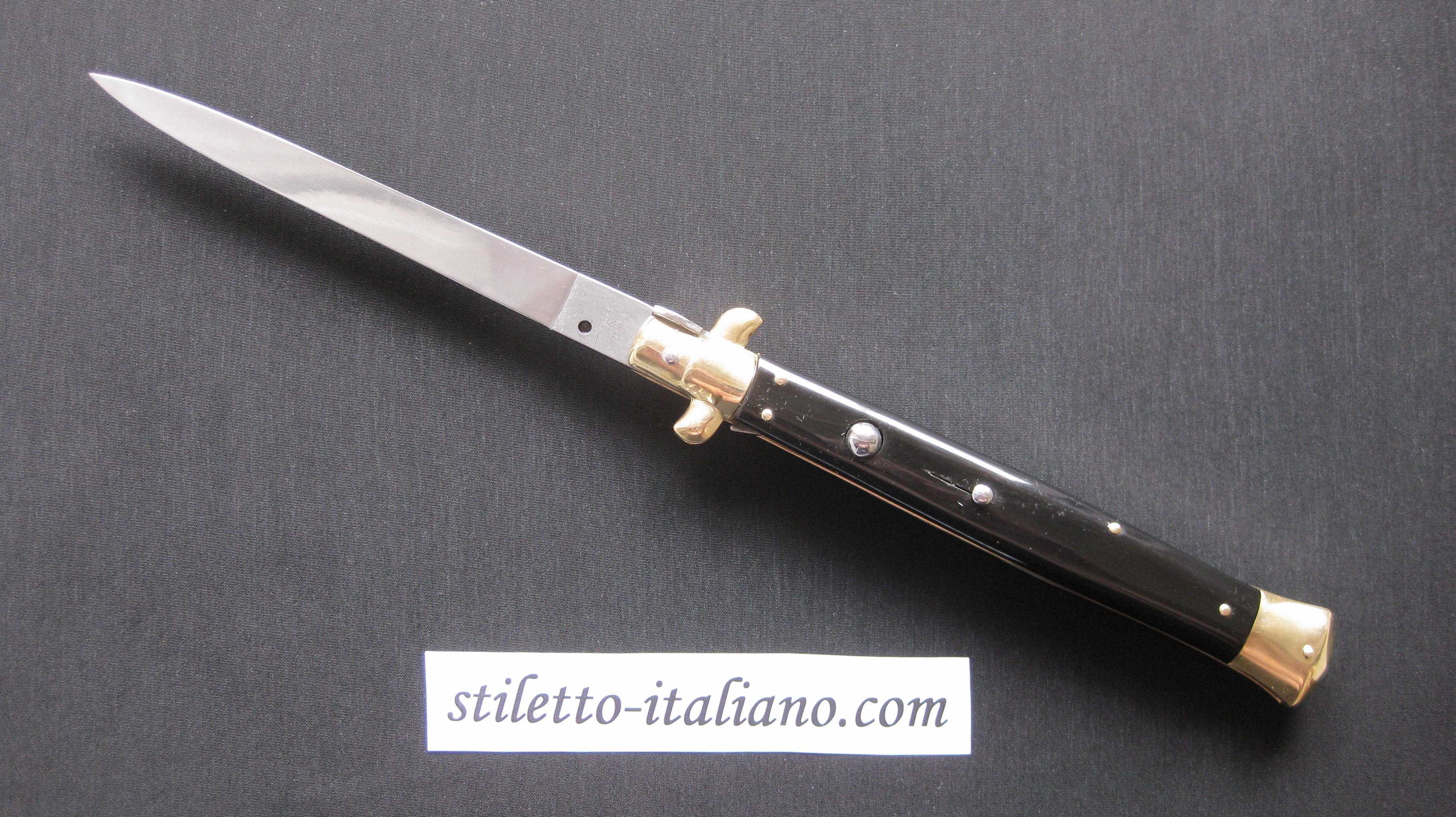 Stiletto 13 Plain Black plastic AKC