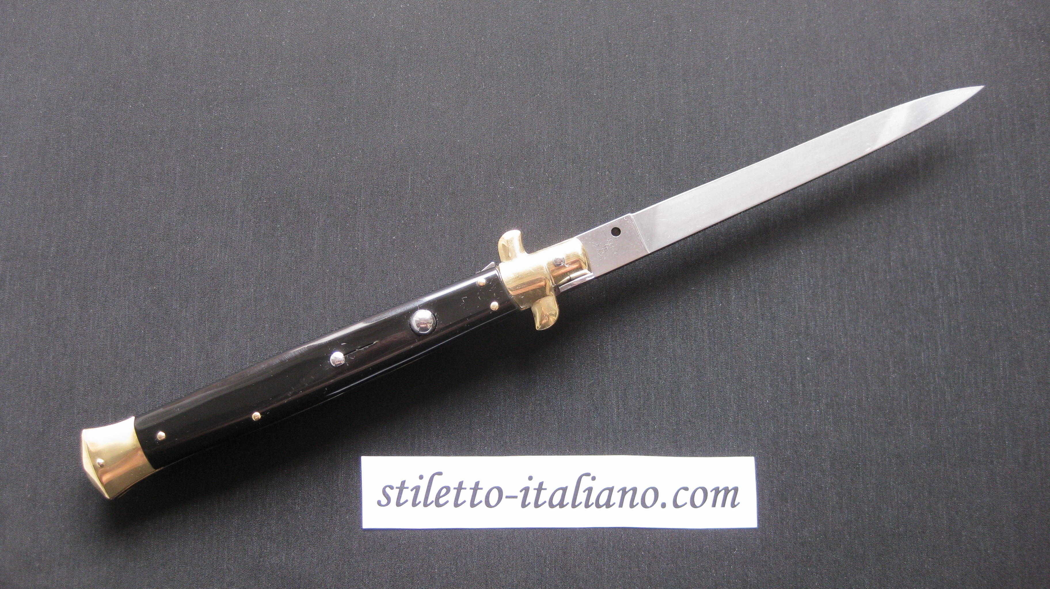 Stiletto 13 Plain Black plastic AKC