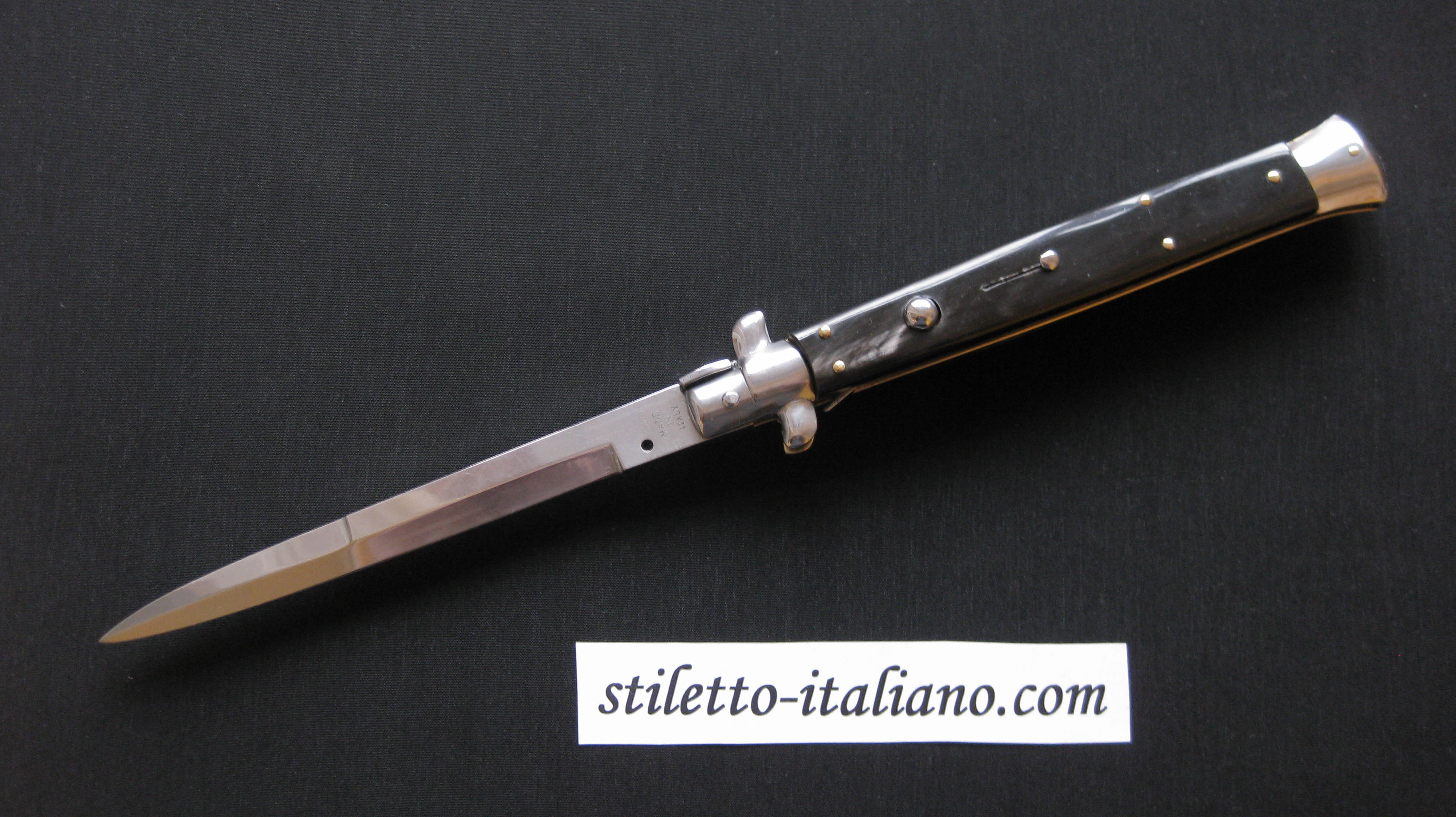 Stiletto 13 Bayonet Buffalo horn AKC