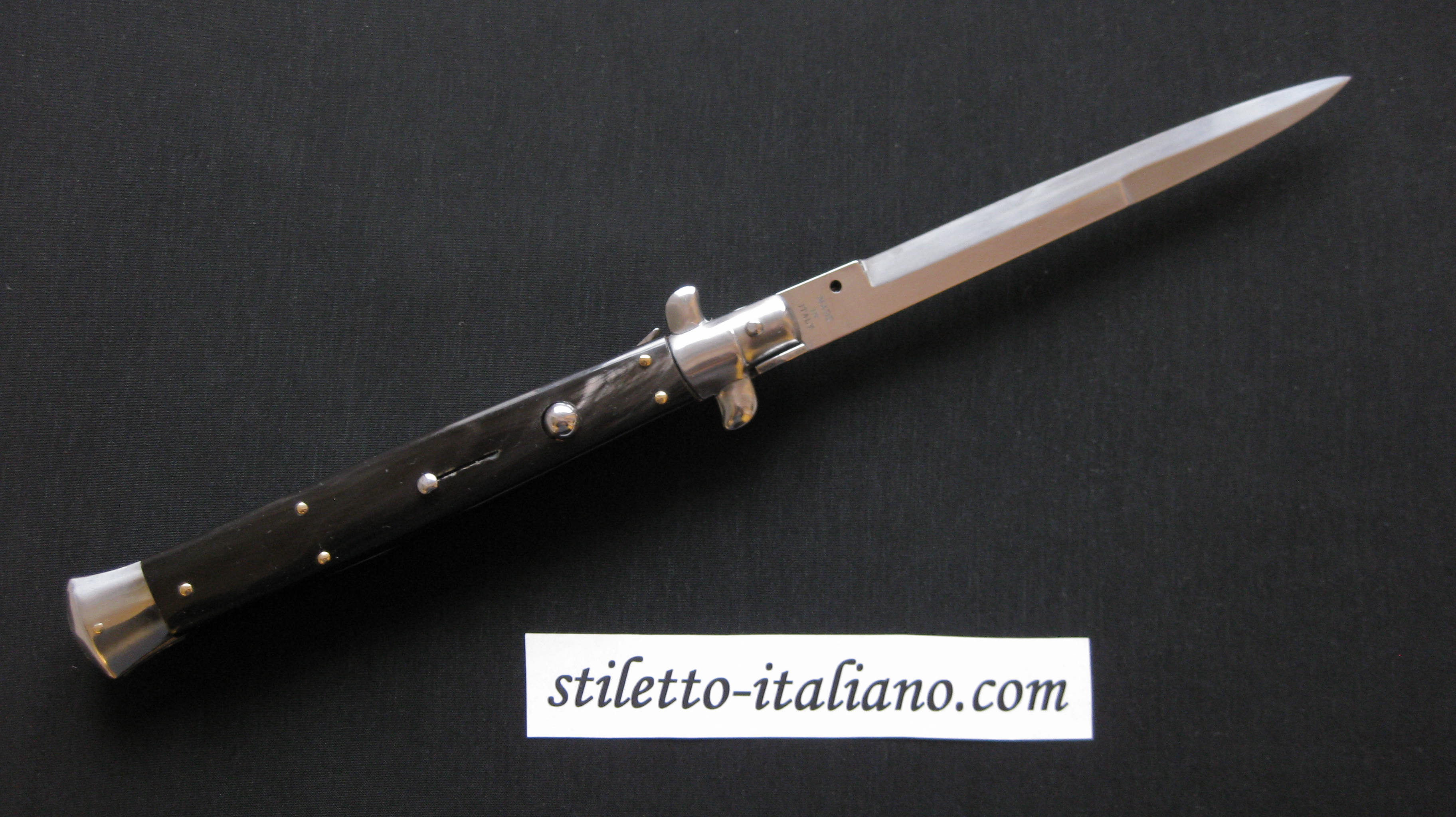 Stiletto 13 Bayonet Buffalo horn AKC