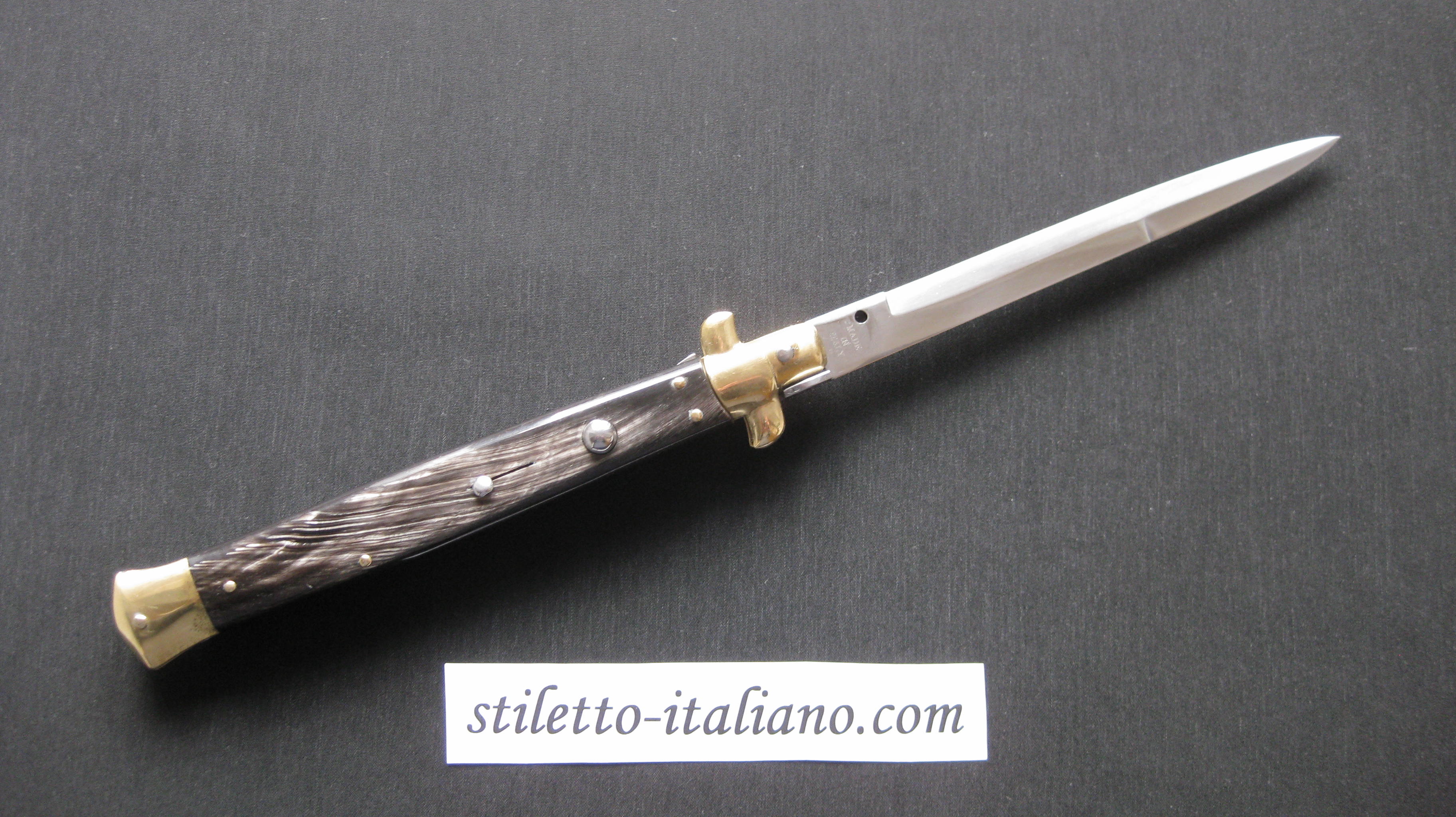 Stiletto 13 Bayonet Dark horn AKC