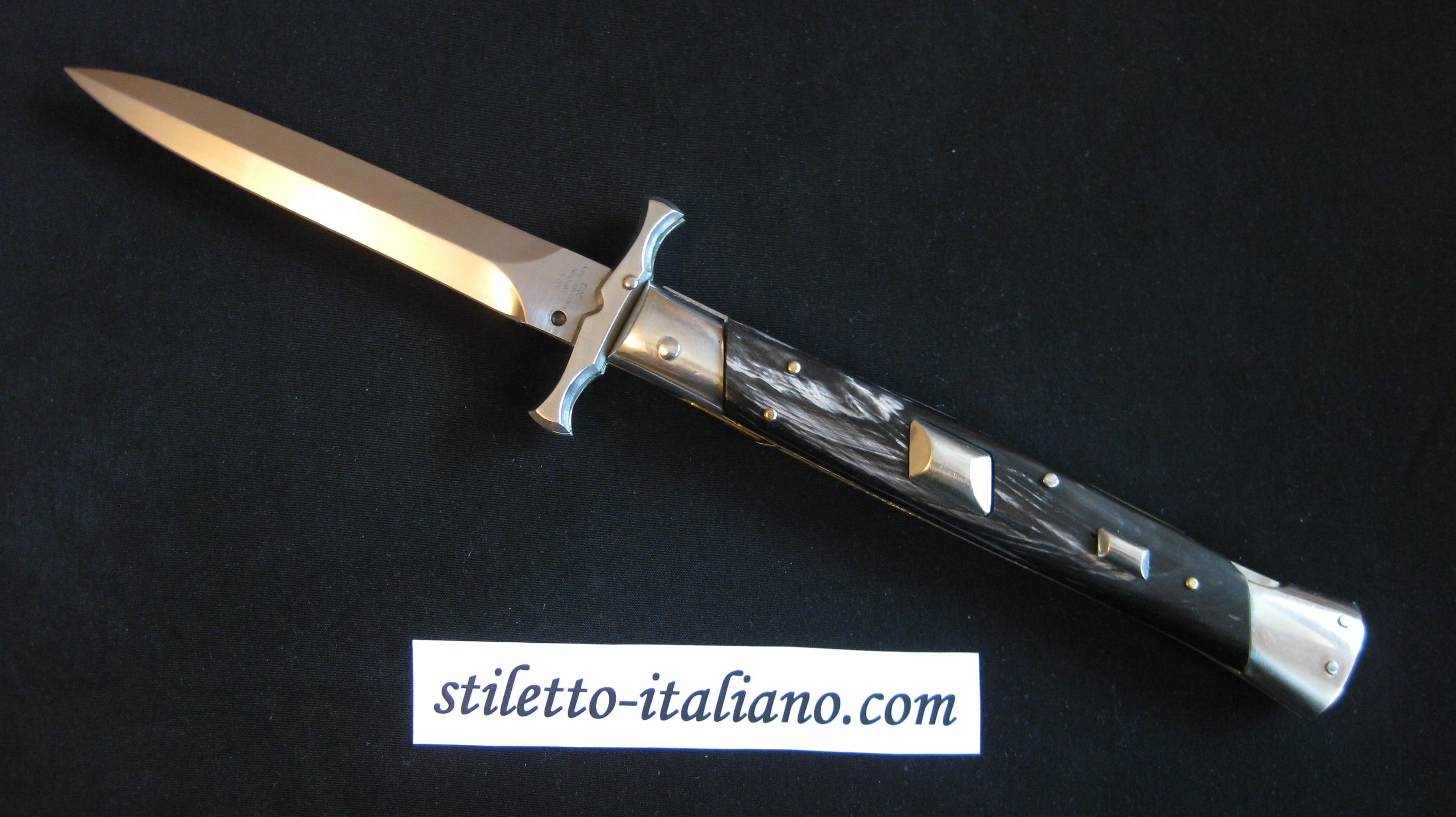 Stiletto 13 Swinguard Batwing Dagger Dark horn Diagonal cross AGA Campolin