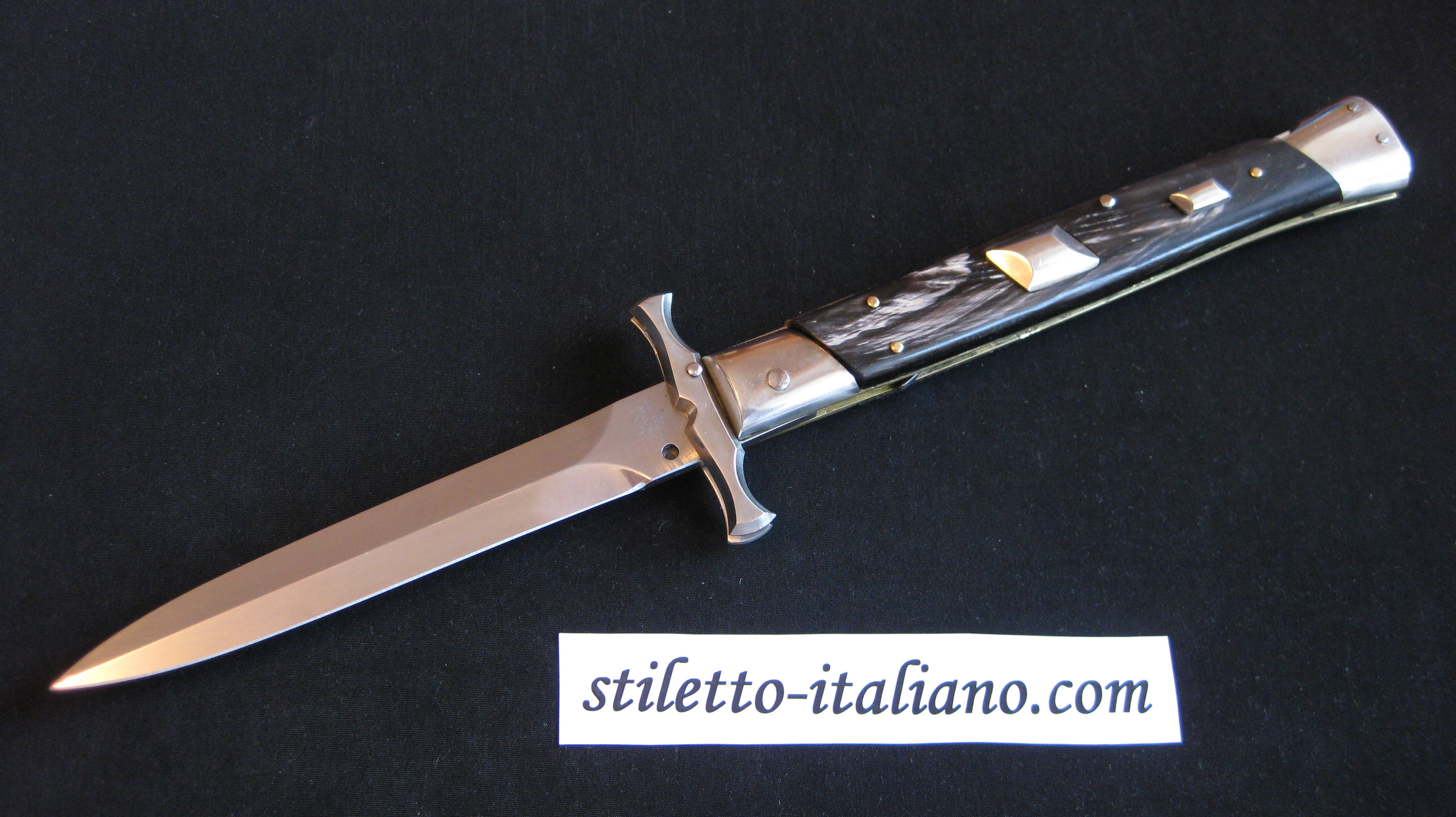 Stiletto 13 Swinguard Batwing Dagger Dark horn Diagonal cross AGA Campolin