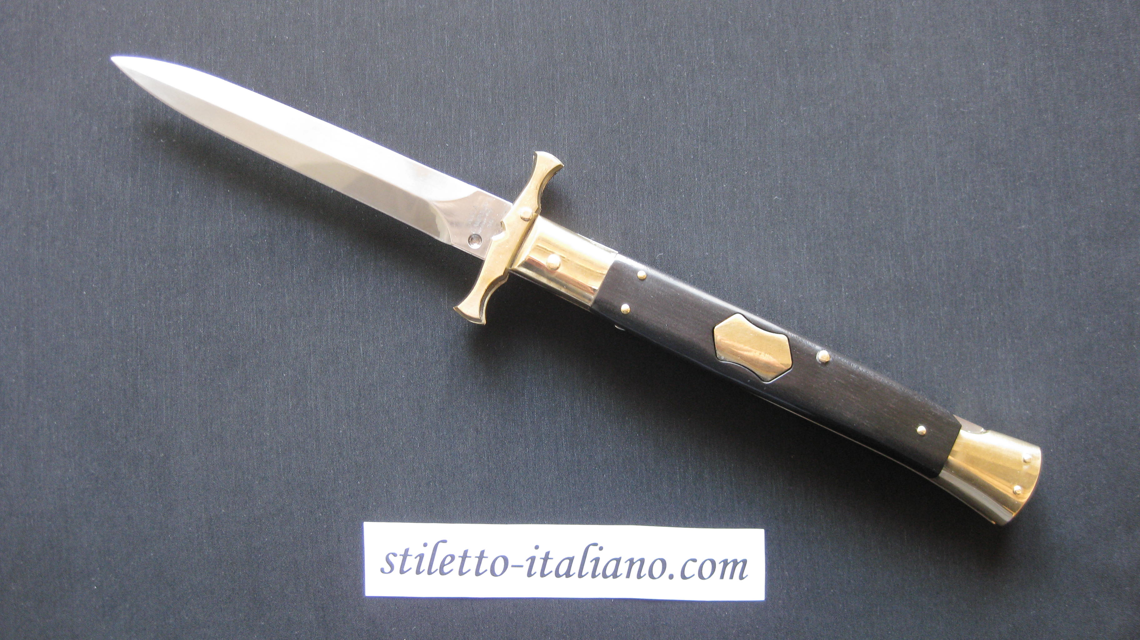 Stiletto 13 Swinguard Brass Batwing Dagger Ebony wood Shield Button AGA Campolin