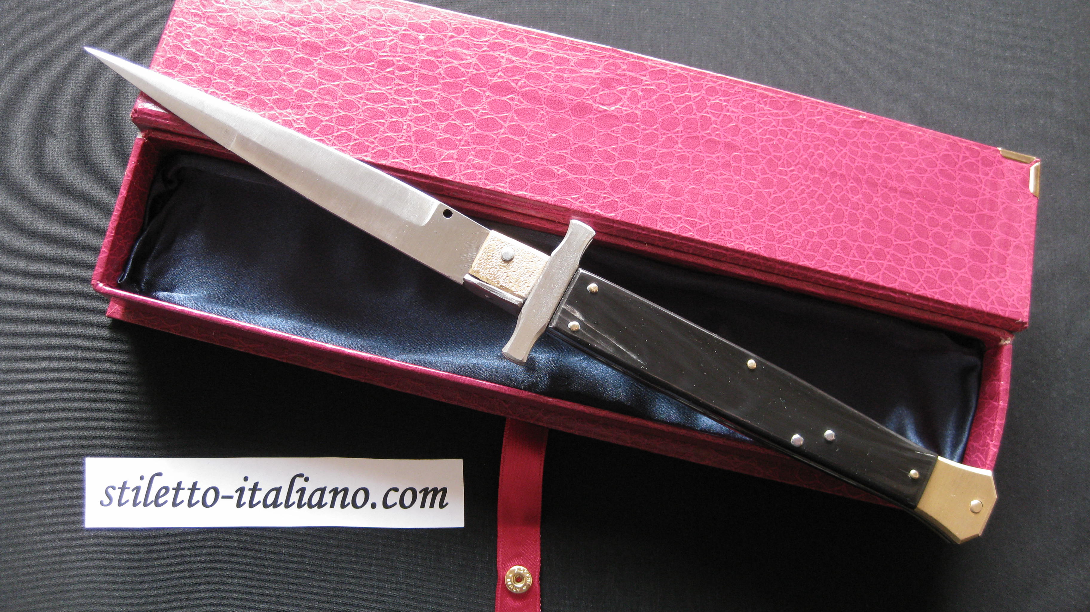 Stiletto 13 Bayonet Buffalo Horn Antonio Contini