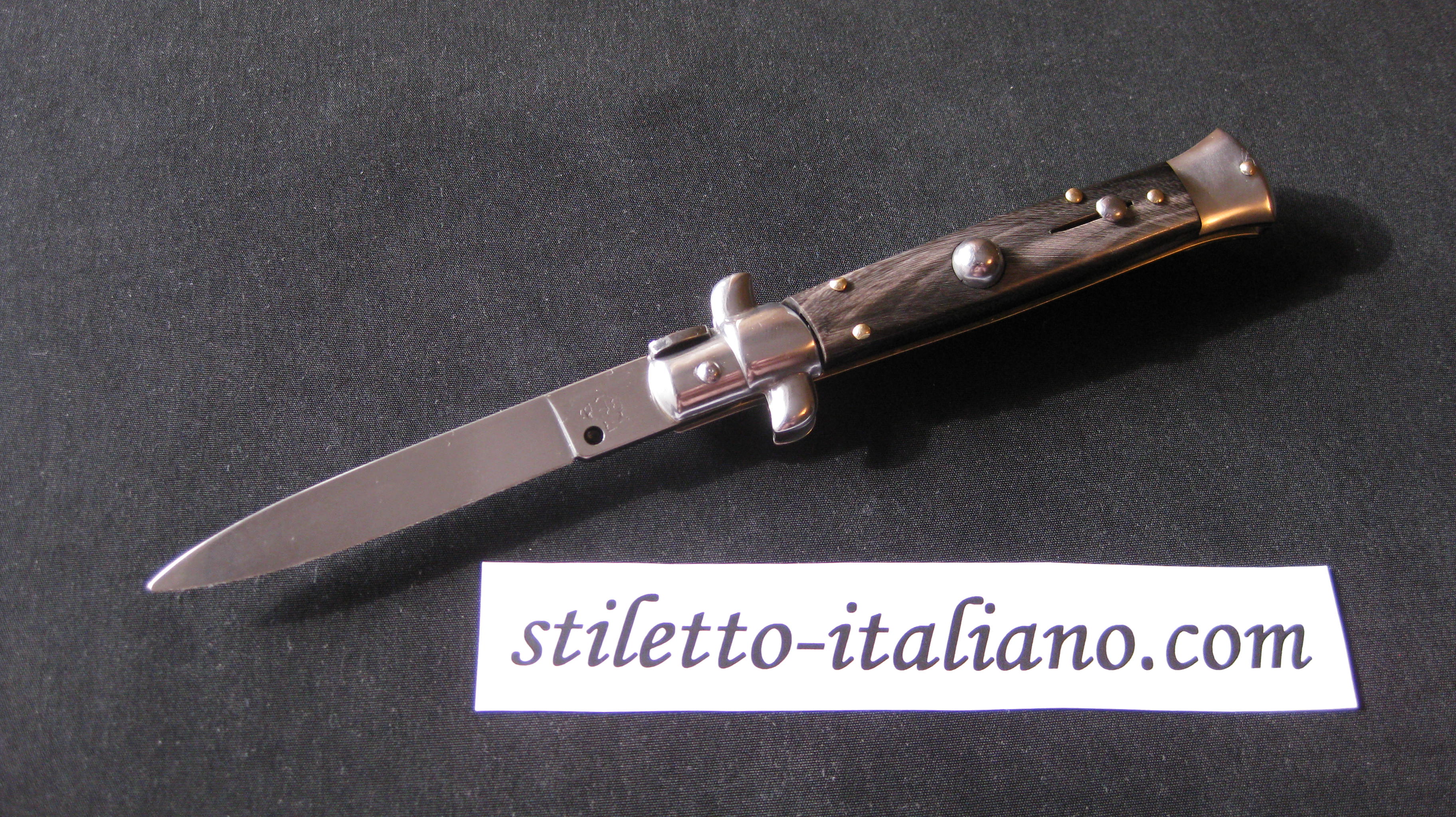 Stiletto 9 Plain Dark Horn Armando Beltrame