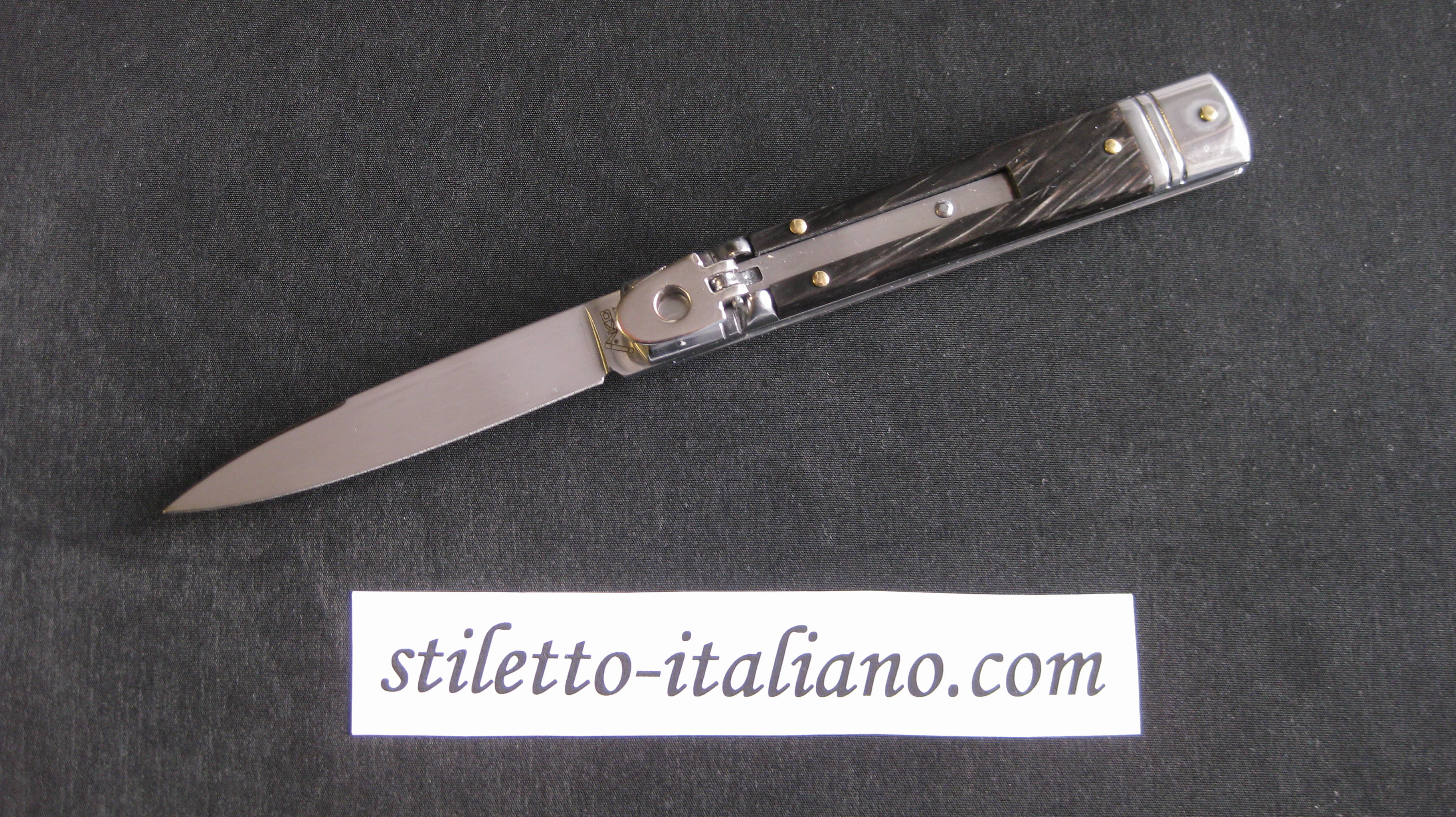 Stiletto 8 Slim Leverletto Swedge Buffalo horn AKC