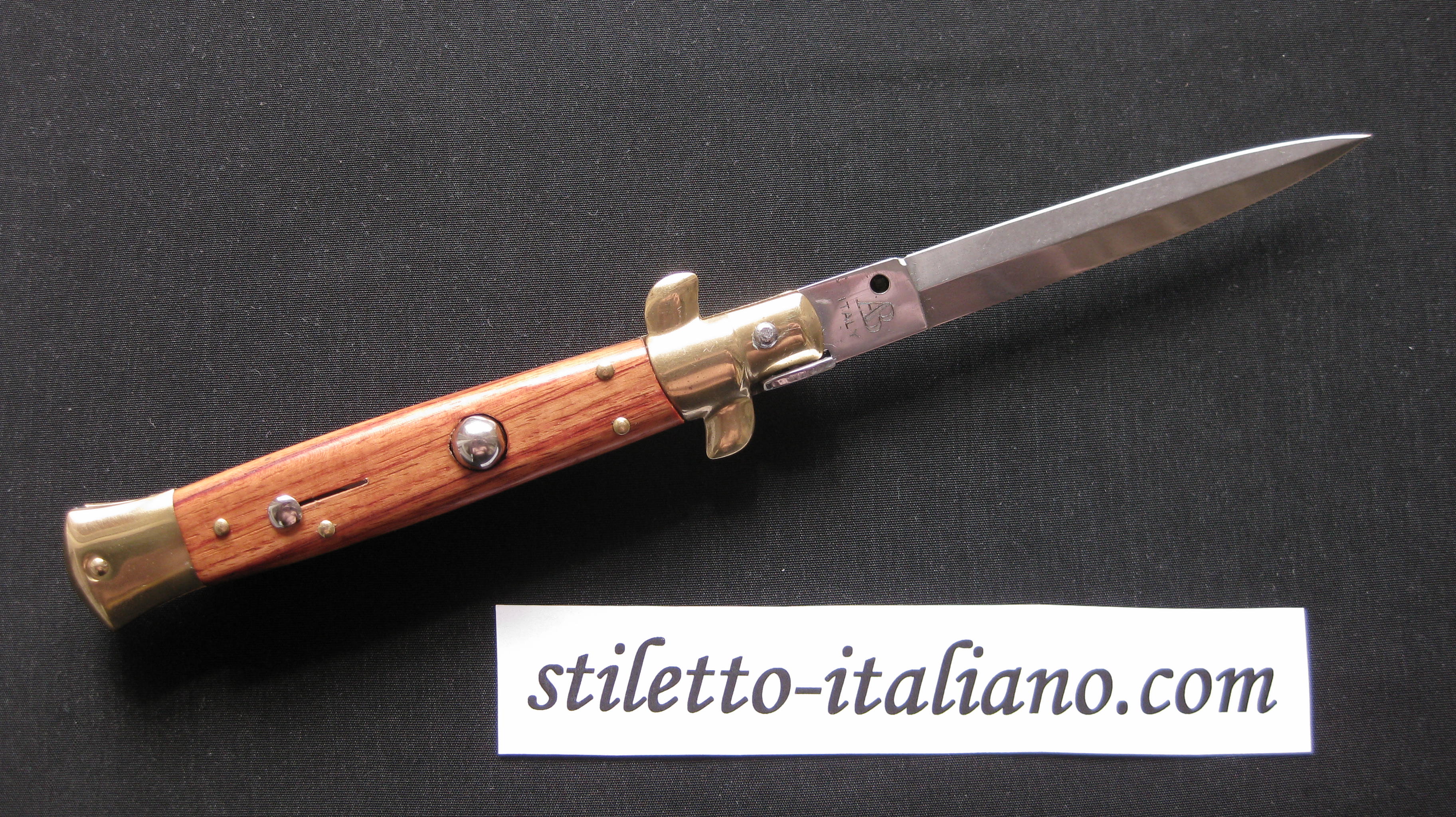 Stiletto 9 Dagger Light Rosewood Armando Beltrame