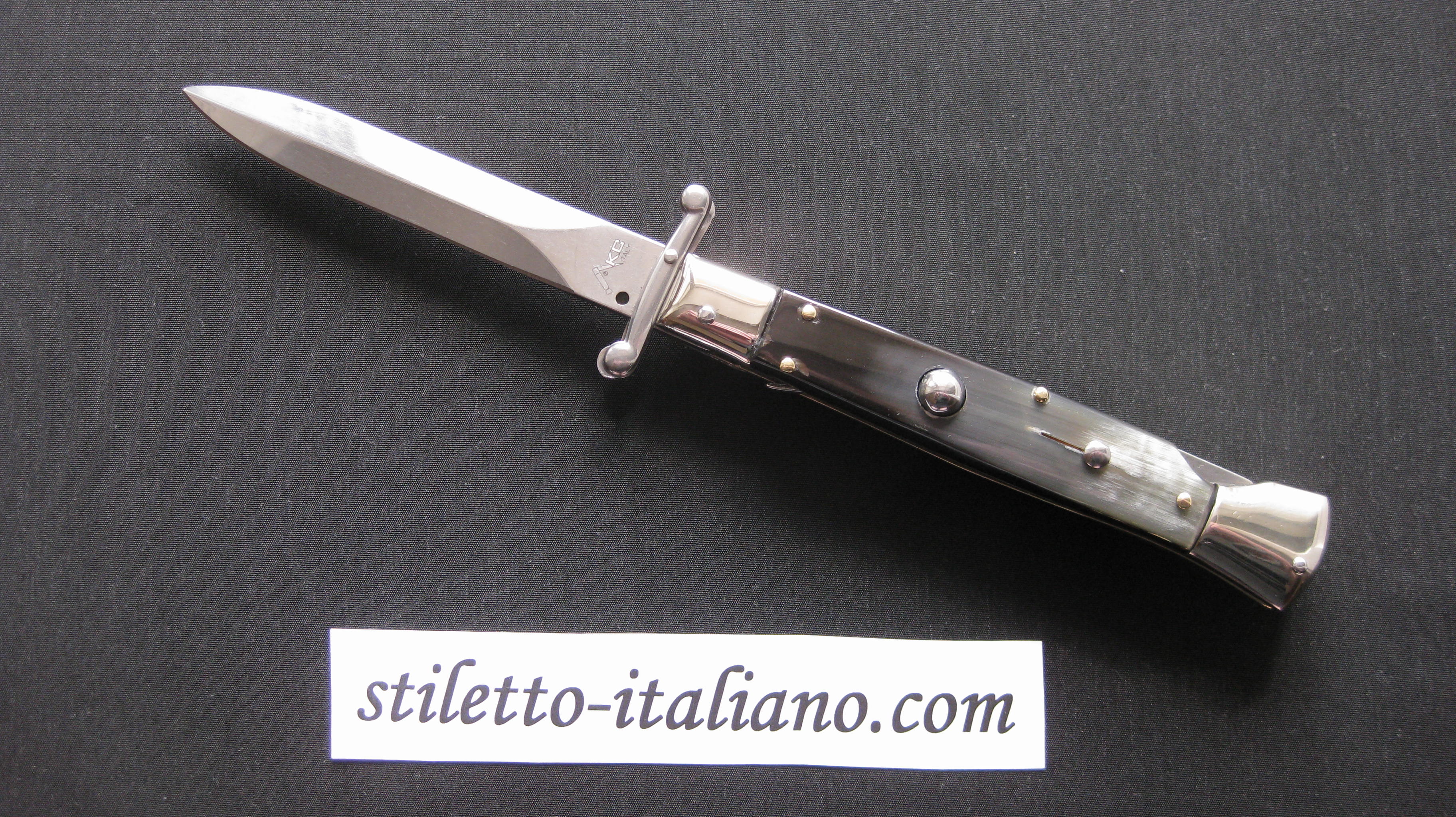 Stiletto 9 Swinguard Dagger Brazilian horn AKC