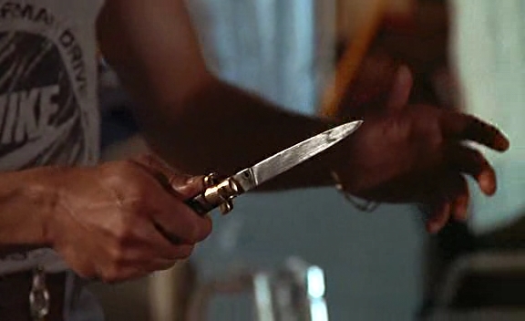 11 inch switchblade movie La totale, 1991