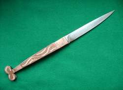 Saraga knife